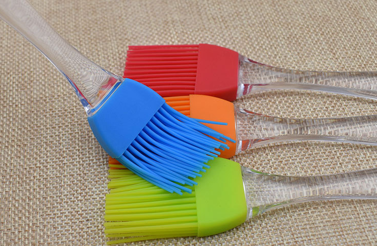 硅膠制品廠是如何生產硅膠刷子的，硅膠刷子的作用是什么